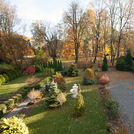 Willa Oliwia 우스트론